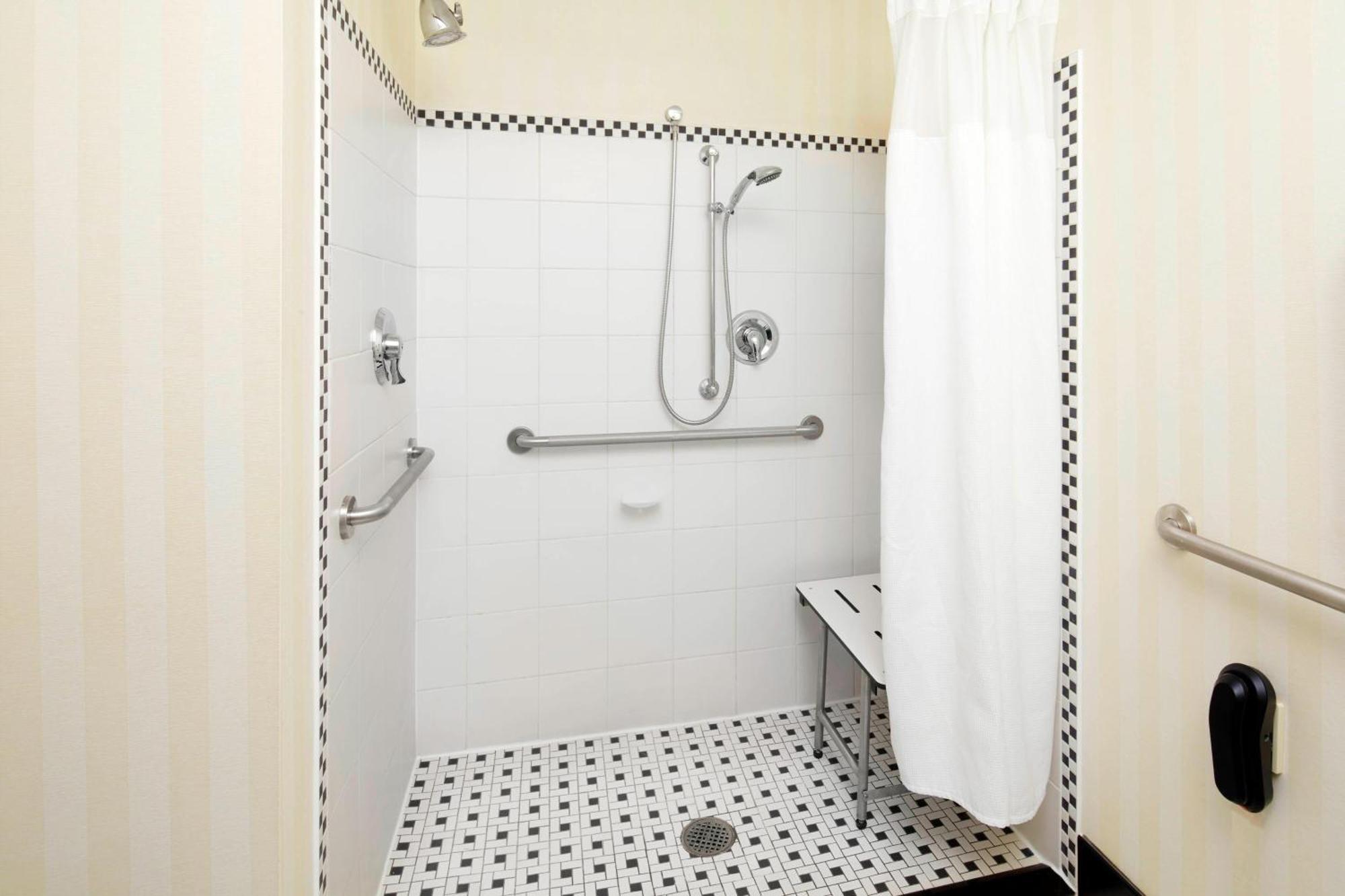 Fairfield Inn & Suites By Marriott Cumberland Esterno foto