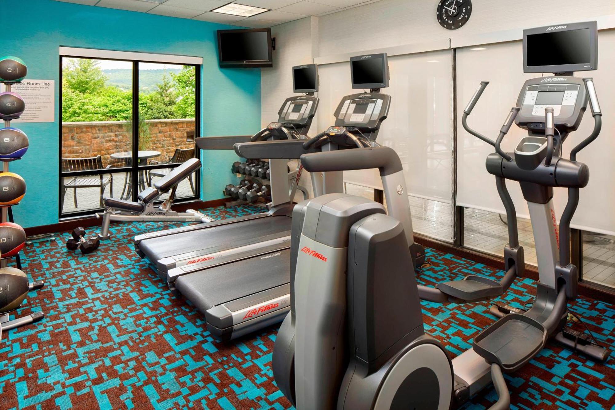 Fairfield Inn & Suites By Marriott Cumberland Esterno foto