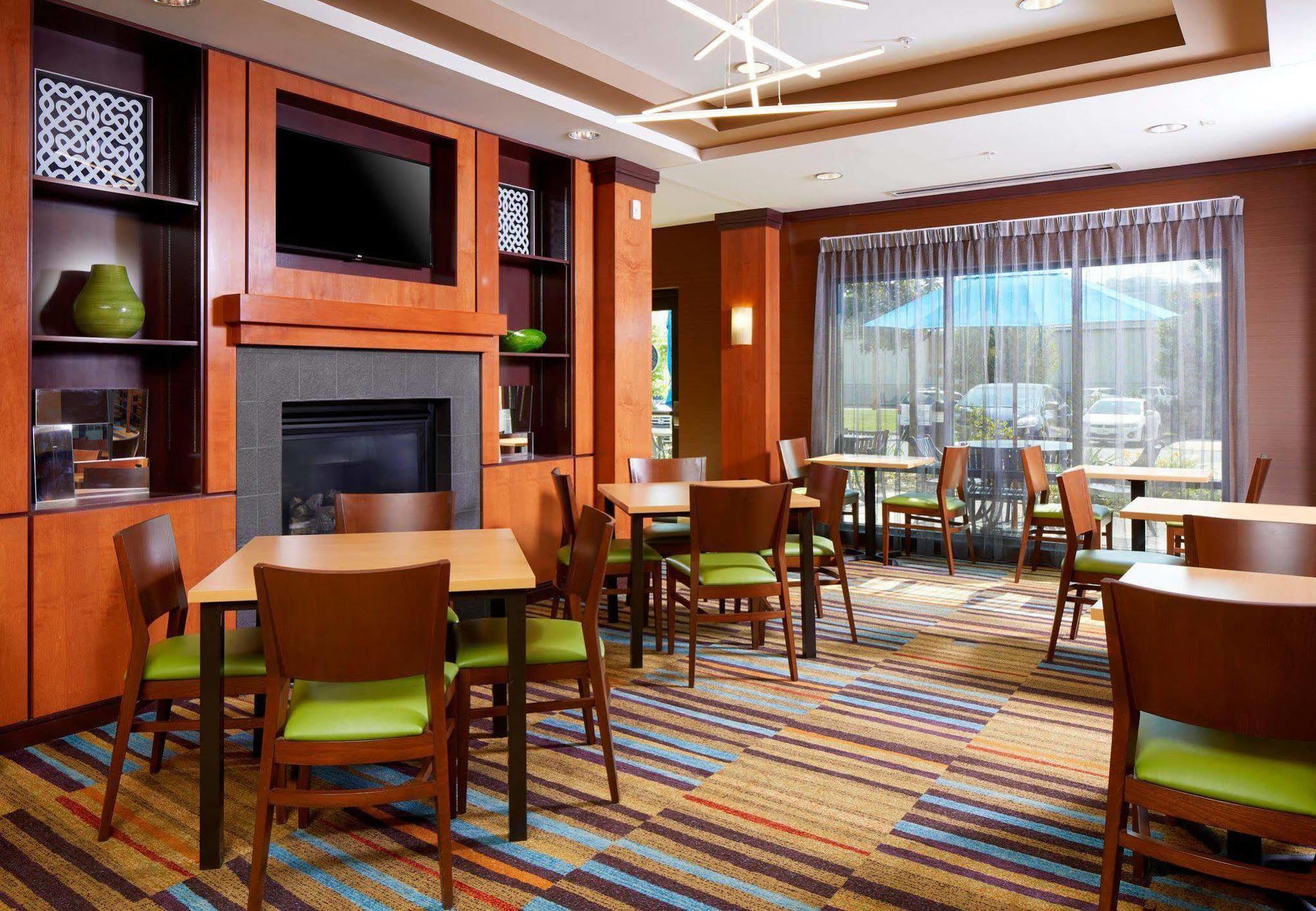 Fairfield Inn & Suites By Marriott Cumberland Esterno foto